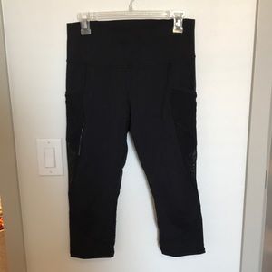 Lulu Lemon mid calf leggings